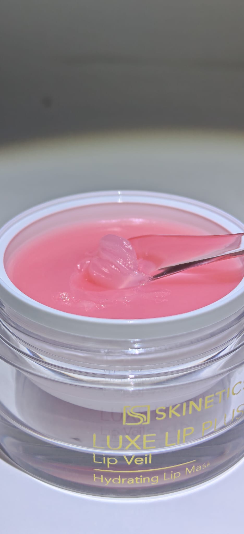Luxe Lip Veil Hydrating Lip Mask 30g