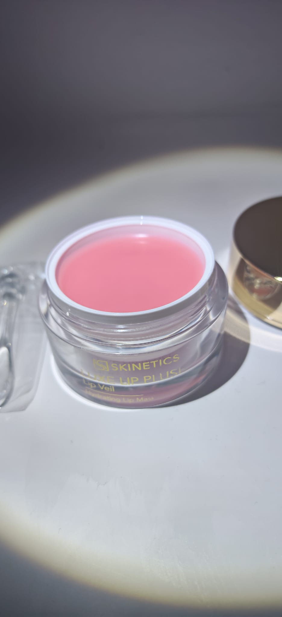 Luxe Lip Veil Hydrating Lip Mask 30g